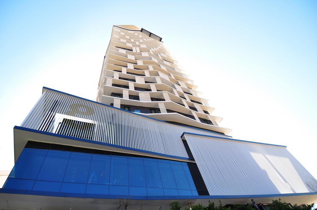 G Hotel Kelawai Tanjung Tokong Exterior foto The hotel's main building