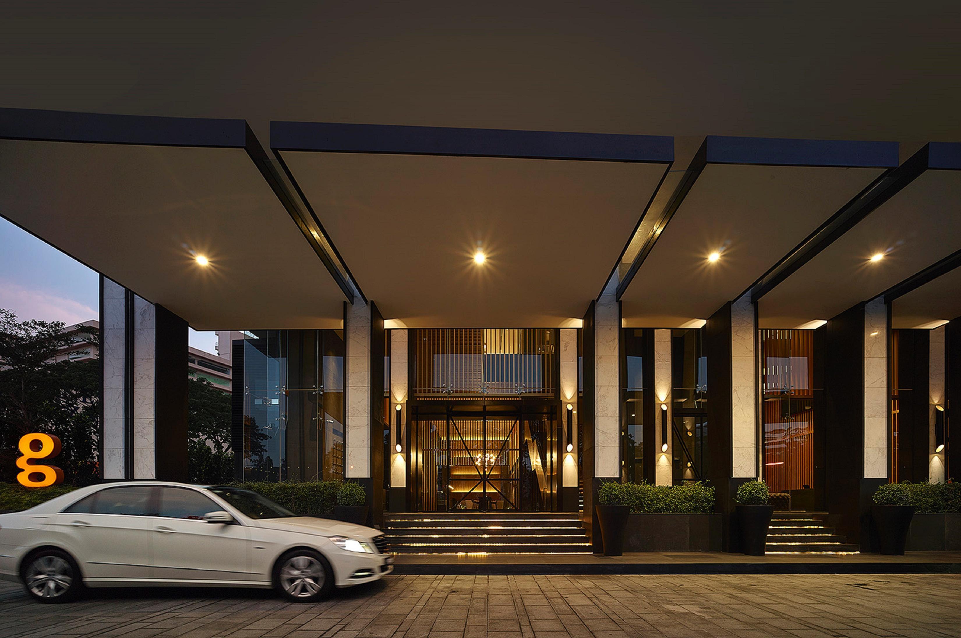G Hotel Kelawai Tanjung Tokong Exterior foto The entrance of the hotel