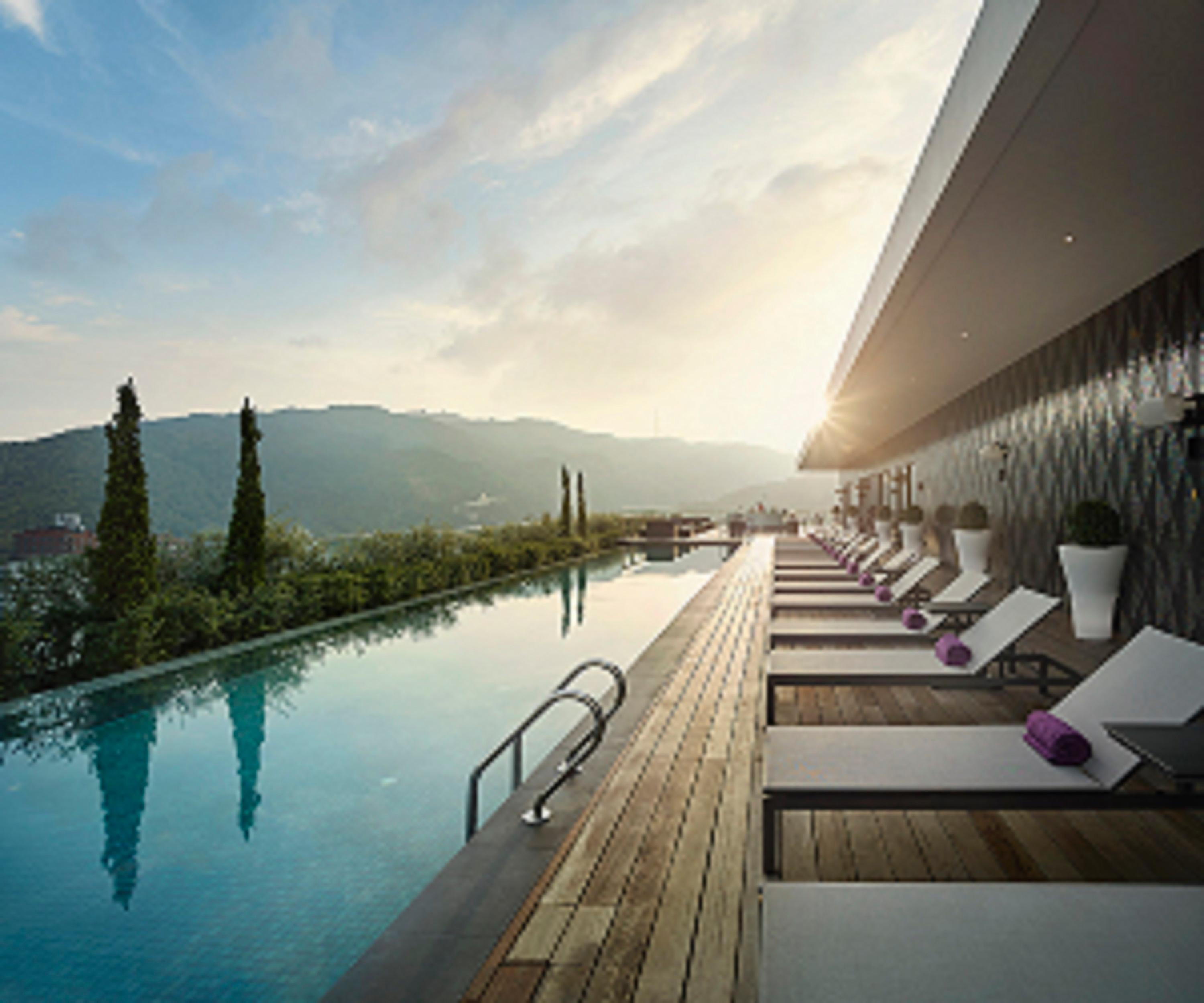 G Hotel Kelawai Tanjung Tokong Exterior foto The swimming pool at the hotel