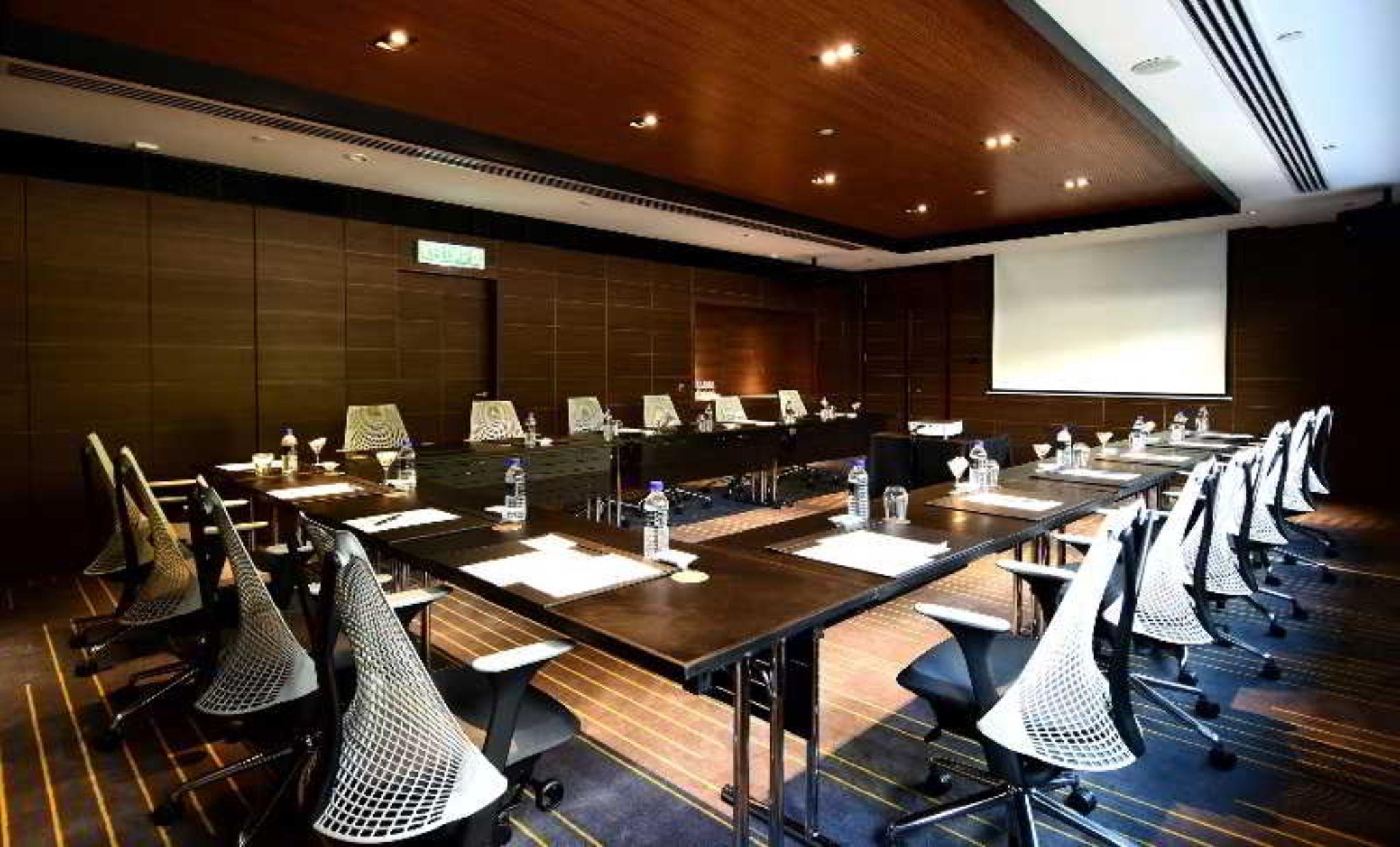 G Hotel Kelawai Tanjung Tokong Exterior foto The meeting room of the International Criminal Court