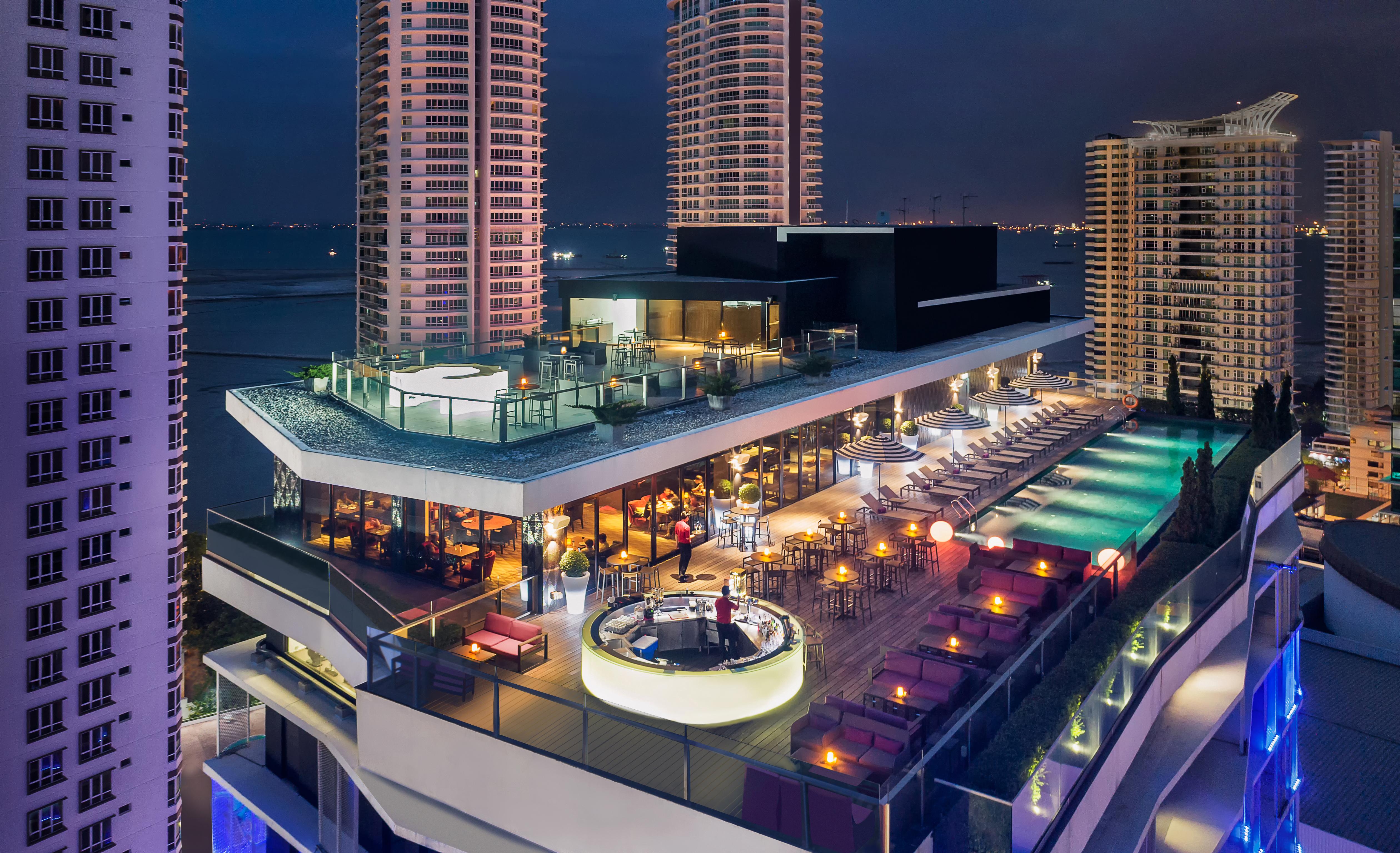 G Hotel Kelawai Tanjung Tokong Exterior foto The View